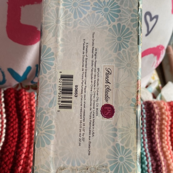 Cottage core vintage box 16inches long with lid gold edged - Picture 4 of 9